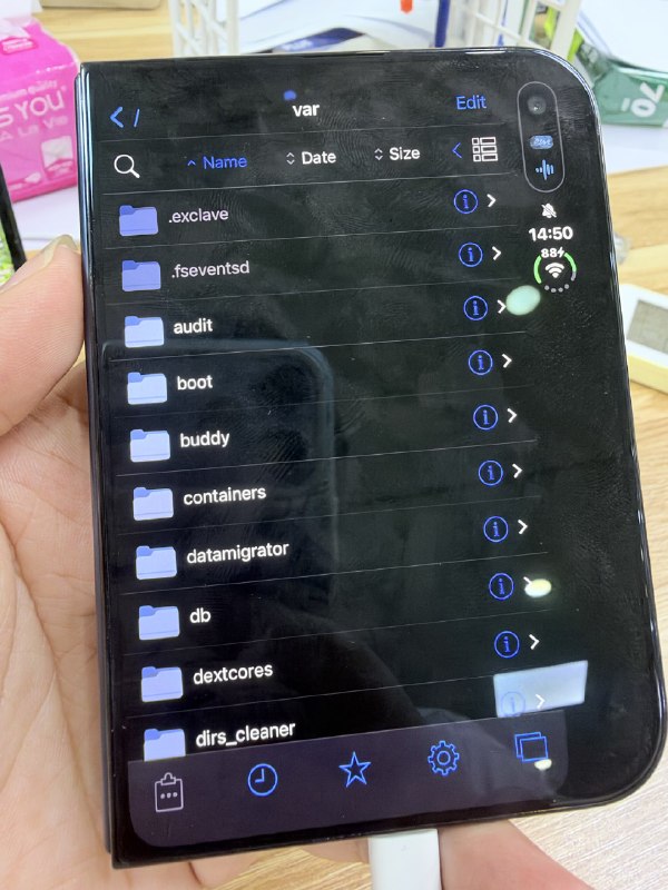 黑客称发售日攻破 iPhone Duo 并加功能10 月 23 日，有黑客发帖称团队在 iPhone Duo 发售当天将其