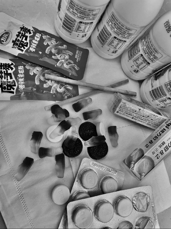 我开始变得麻木 直到某天 语言再也无法表达出我的痛苦 #ootd #忧郁