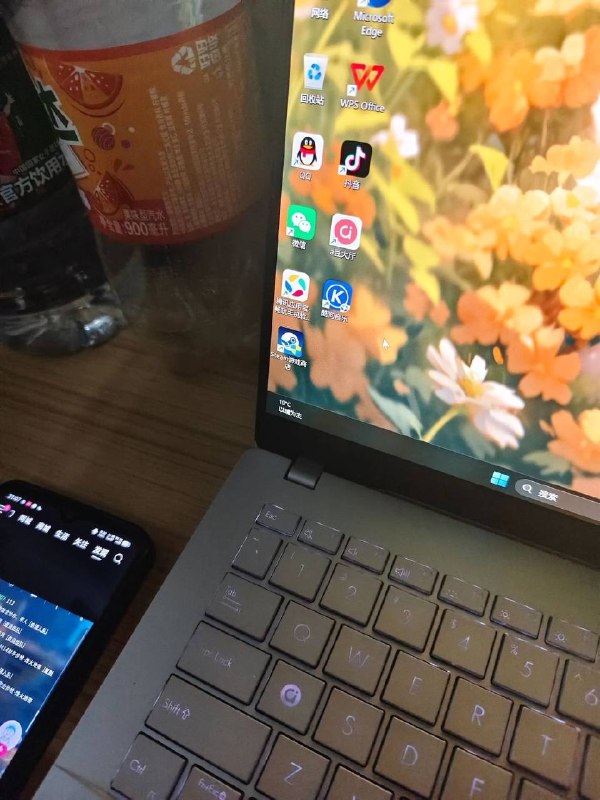之前都是玩梗直到看见室友的电脑#steam￼之前都是玩梗直到看见室友的电脑#steam￼