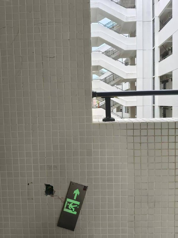 逃生出口  #学校 #校园￼￼