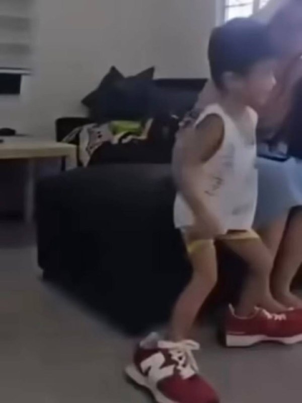 可惜，脚买小了可惜，脚买小了