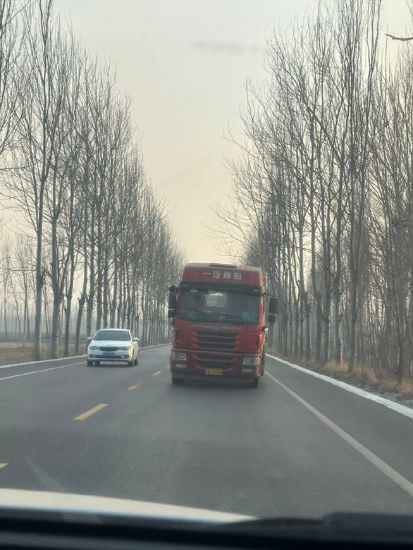 遇到这种情况直接掏耳朵  ，因为这时候谁都不能碰