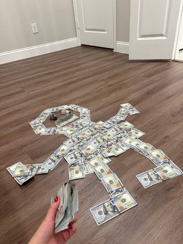 哭的时候记得用美金给我擦眼泪￼￼