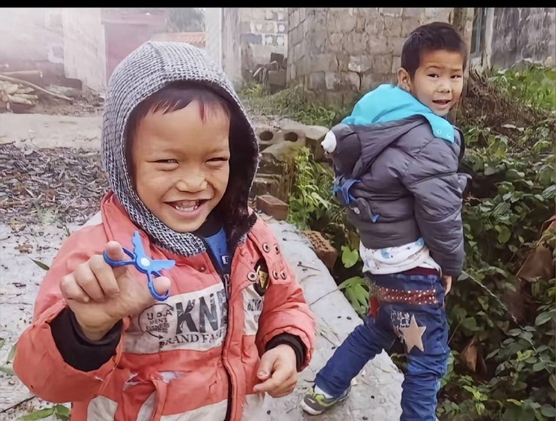 其实那天断的是剪刀