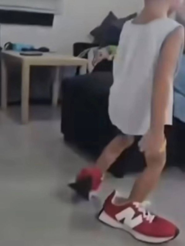 可惜，脚买小了可惜，脚买小了