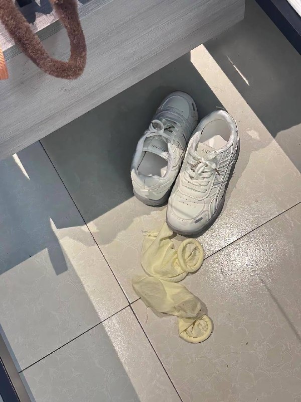 差点看成袜子