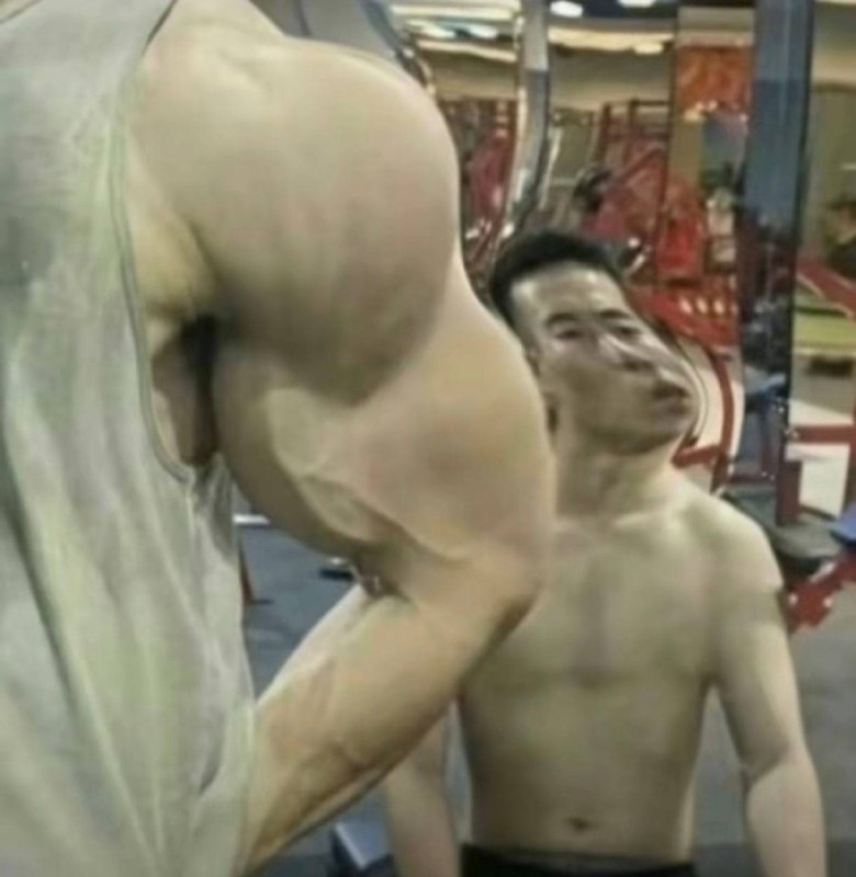 哥 后面有个人给你甩脸子