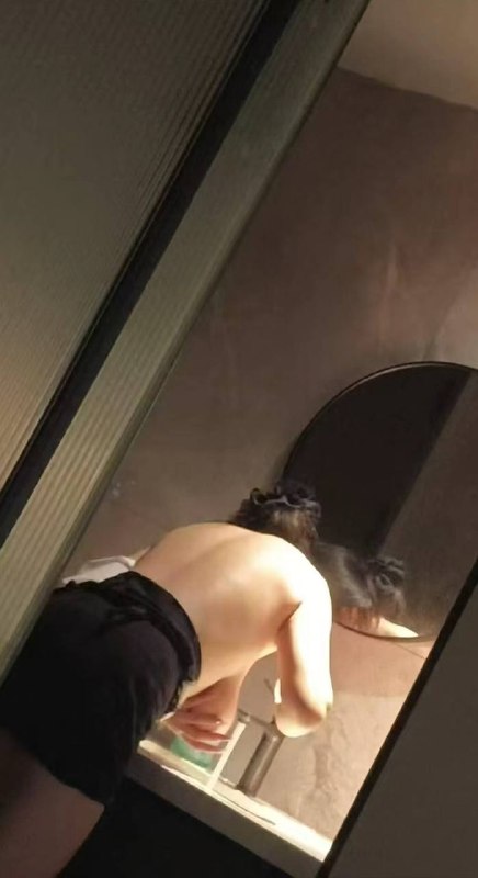 好大的咪咪