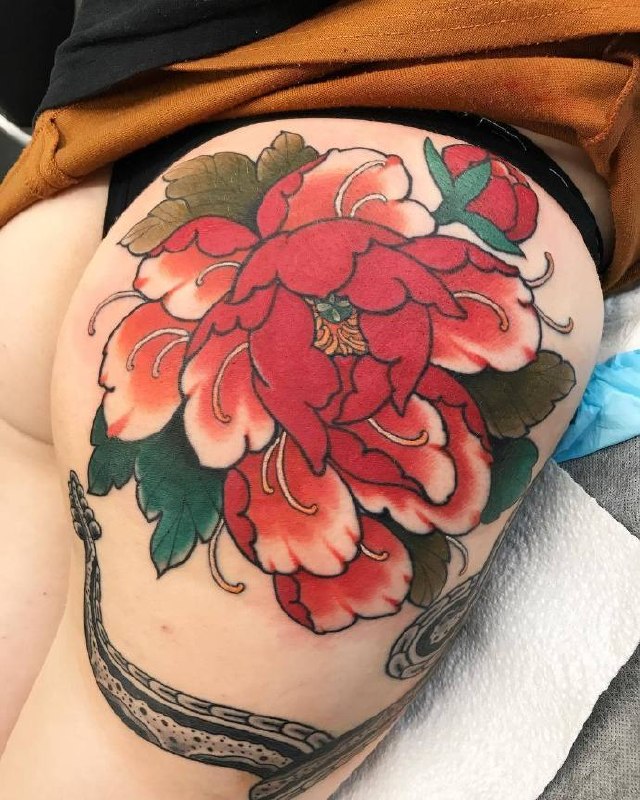 屁股开花了