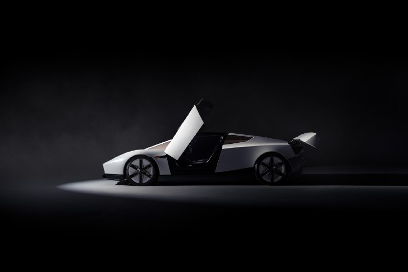 特斯拉 Roadster 的设计灵感来自 SR-71“黑鸟”侦察机和 F-35 战斗机