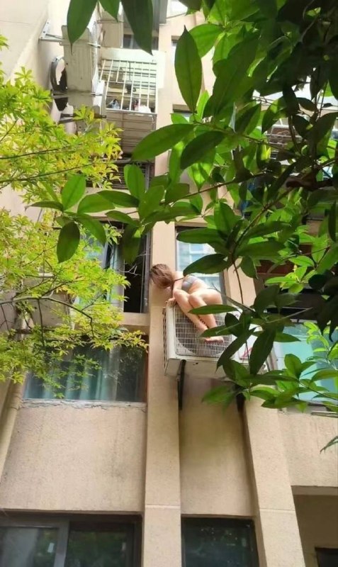 隔壁女老王